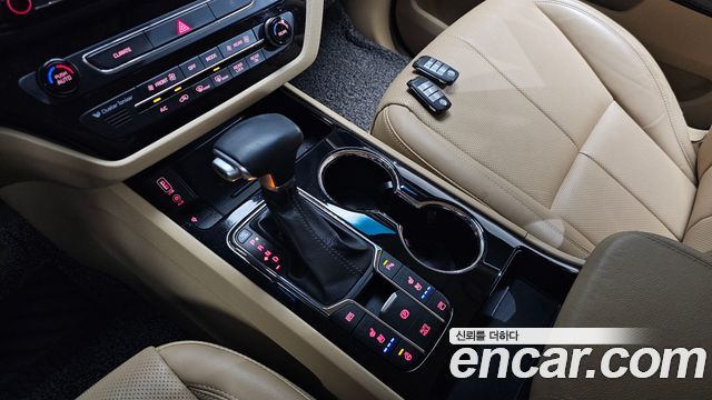 Kia Canival 2019 — photo 12