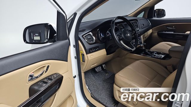 Kia Canival 2019 — photo 13