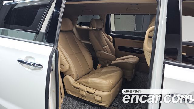 Kia Canival 2019 — photo 17