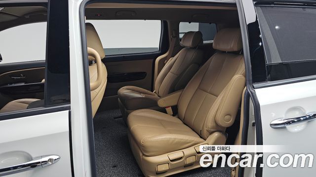 Kia Canival 2019 — photo 18