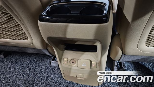 Kia Canival 2019 — photo 24