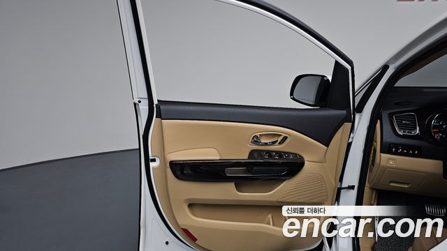 Kia Canival 2019 — photo 14