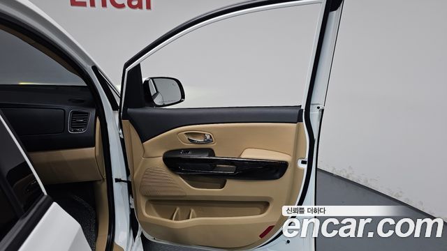 Kia Canival 2019 — photo 15