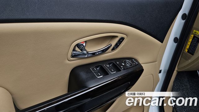 Kia Canival 2019 — photo 32