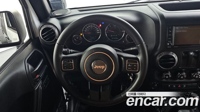 Jeep Wrangler 2017 — photo 19