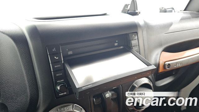 Jeep Wrangler 2017 — photo 21