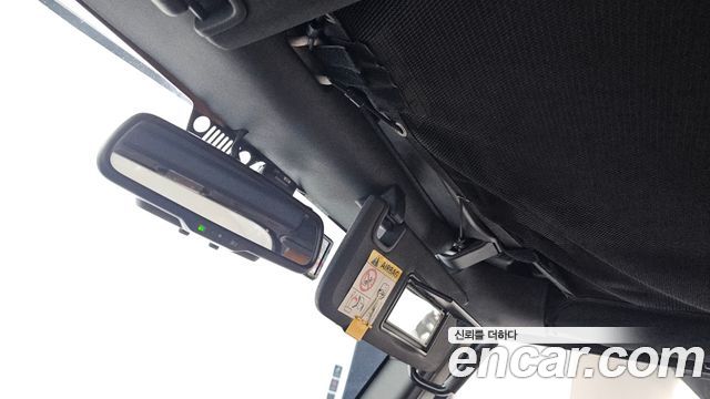 Jeep Wrangler 2017 — photo 24