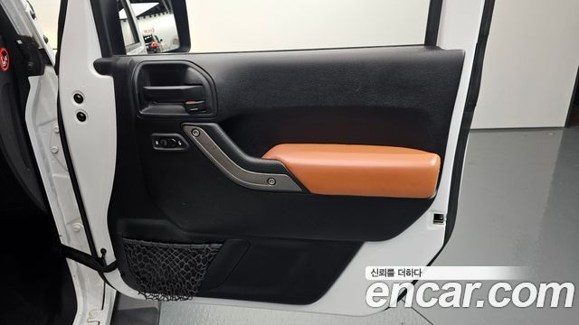 Jeep Wrangler 2017 — photo 14