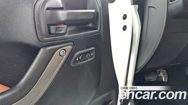 Jeep Wrangler 2017 — photo 15