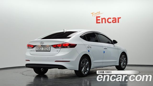 Hyundai AVANTE 2018 — photo 2