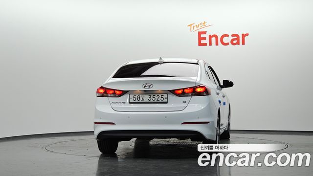 Hyundai AVANTE 2018 — photo 4