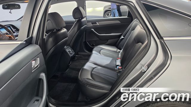 Hyundai Sonata 2019 — photo 17