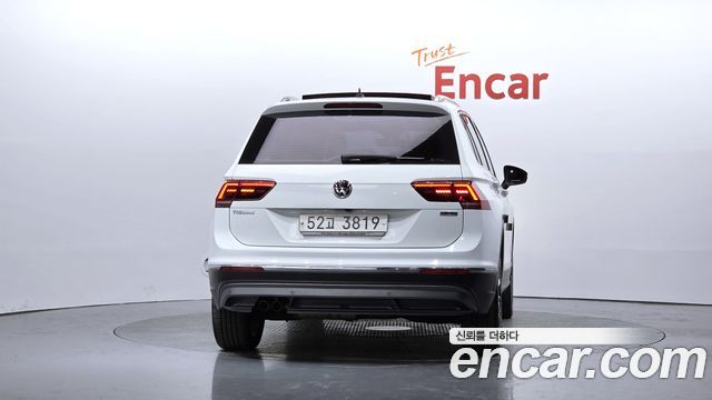 Volkswagen Tiguan 2018 — photo 4
