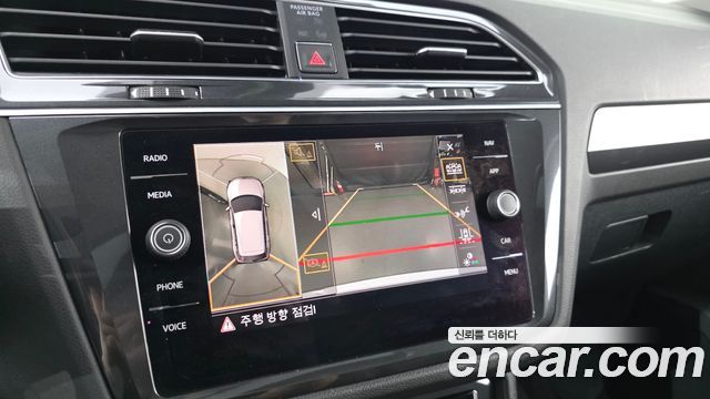 Volkswagen Tiguan 2018 — photo 16