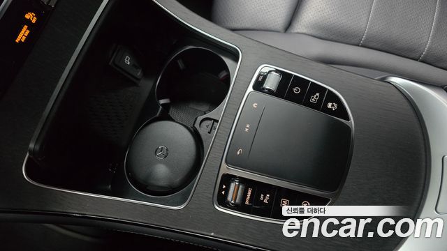 Mercedes-Benz GLC-Class 2020 — photo 24