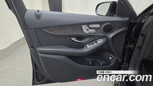 Mercedes-Benz GLC-Class 2020 — photo 14