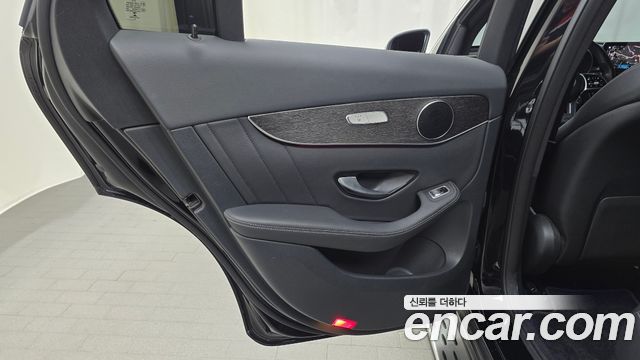 Mercedes-Benz GLC-Class 2020 — photo 15