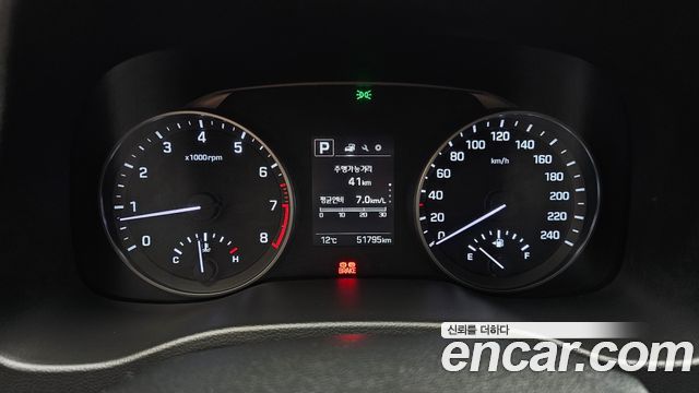 Hyundai AVANTE 2017 — photo 11