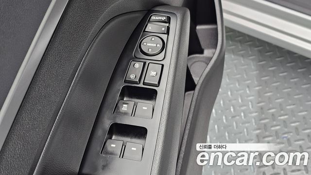 Hyundai AVANTE 2017 — photo 22