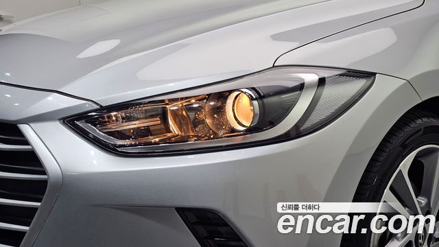 Hyundai AVANTE 2017 — photo 8