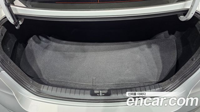 Hyundai AVANTE 2017 — photo 29