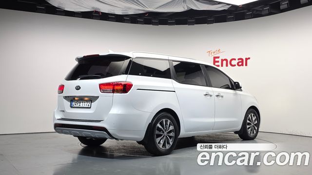 Kia Canival 2017 — photo 2