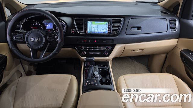 Kia Canival 2017 — photo 7
