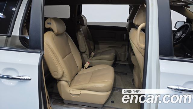 Kia Canival 2017 — photo 12