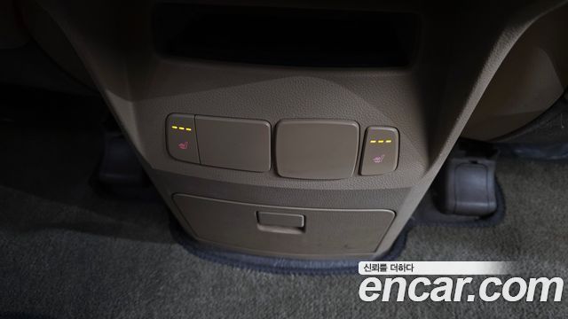 Kia Canival 2017 — photo 19