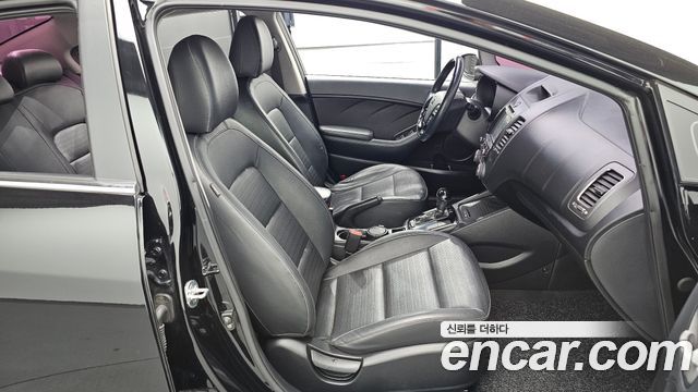 Kia K3 2017 — photo 10