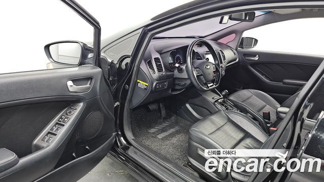 Kia K3 2017 — photo 12