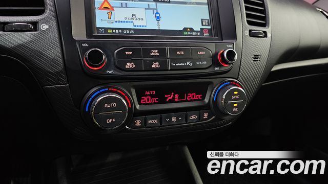 Kia K3 2017 — photo 16
