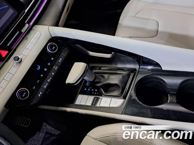 Hyundai AVANTE 2021 — photo 19