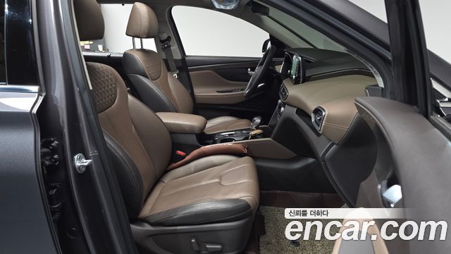 Hyundai Santafe 2019 — photo 18
