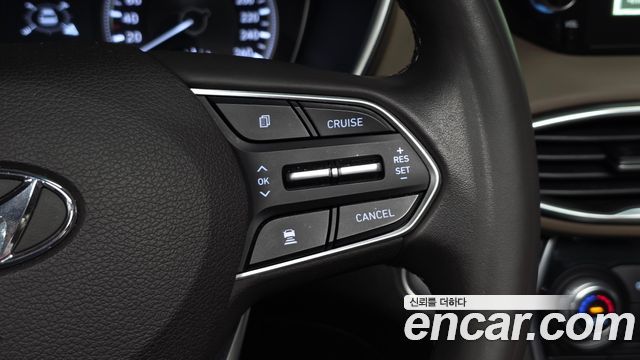 Hyundai Santafe 2019 — photo 21