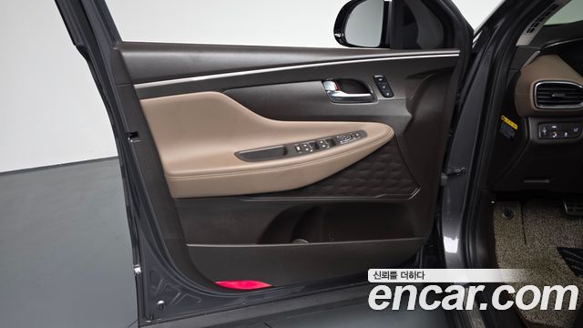 Hyundai Santafe 2019 — photo 14