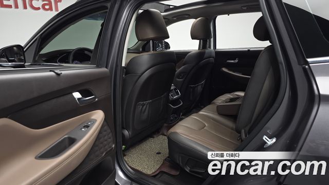Hyundai Santafe 2019 — photo 16