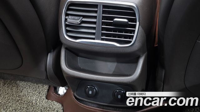 Hyundai Santafe 2019 — photo 31