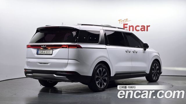 Kia Canival 2022 — photo 2