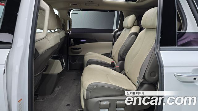 Kia Canival 2022 — photo 17