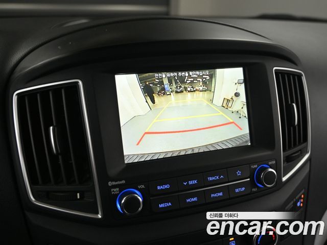Hyundai Starex 2021 — photo 15