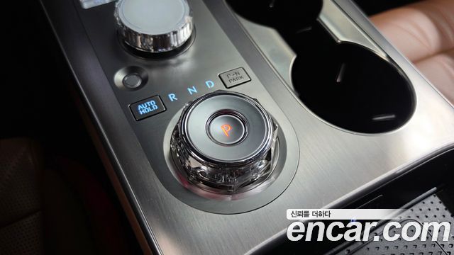 Genesis GV70 2025 — photo 12