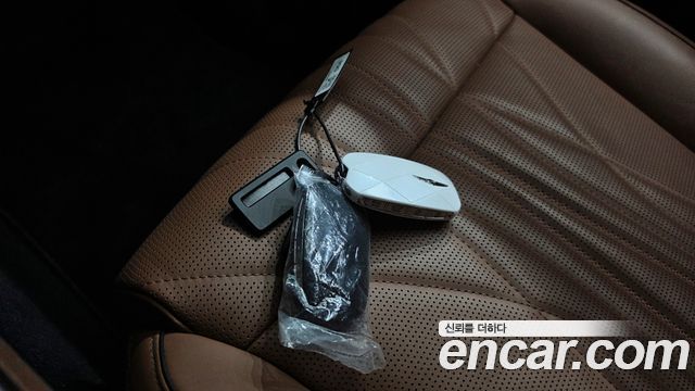 Genesis GV70 2025 — photo 21