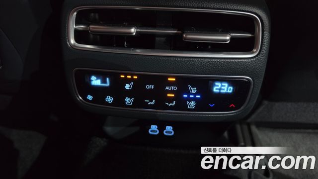 Genesis GV70 2025 — photo 32