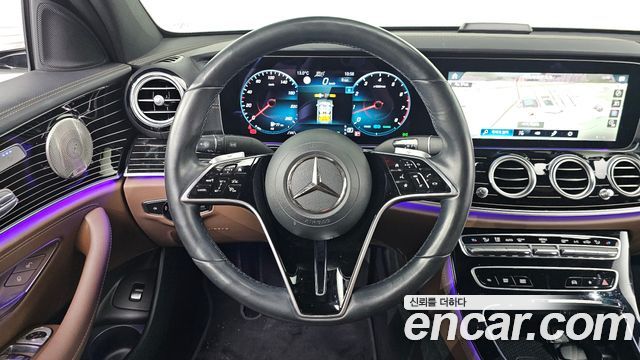 Mercedes-Benz E-Class 2021 — photo 19