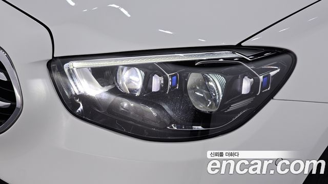 Mercedes-Benz E-Class 2021 — photo 8