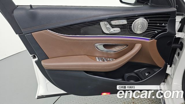 Mercedes-Benz E-Class 2021 — photo 14