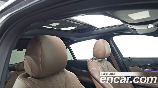 Mercedes-Benz E-Class 2021 — photo 31