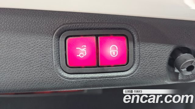 Mercedes-Benz E-Class 2021 — photo 36