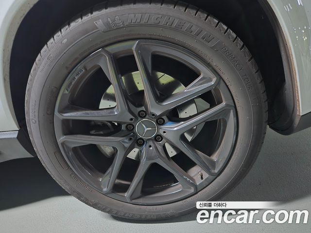 Mercedes-Benz GLE-Class 2020 — photo 18